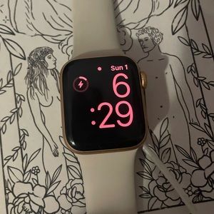 Apple Watch SE 40mm gold aluminum GPS